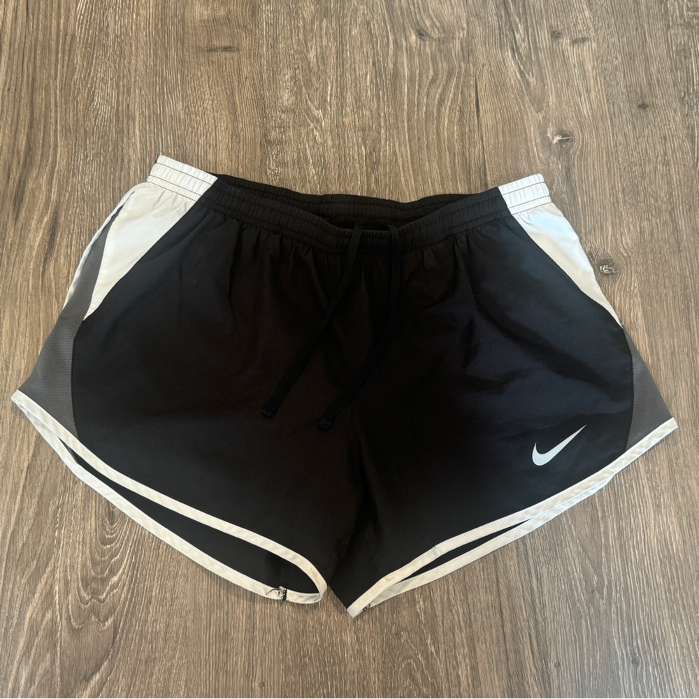 NIKE Women's Black and White Shorts Size Medium